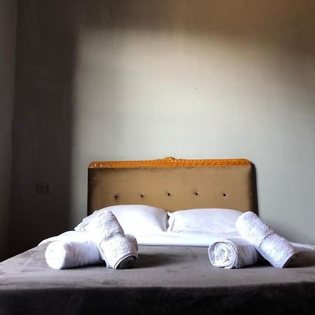 Lucky Family Hotel 第比利斯 外观 照片
