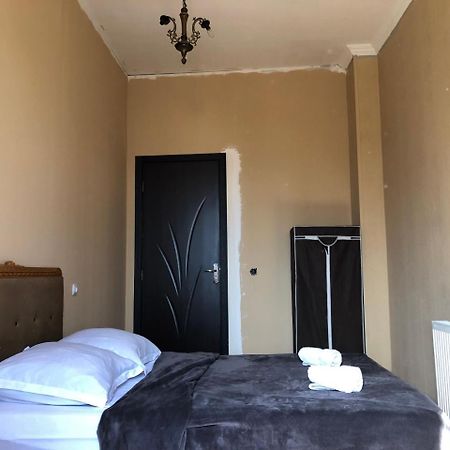 Lucky Family Hotel 第比利斯 外观 照片