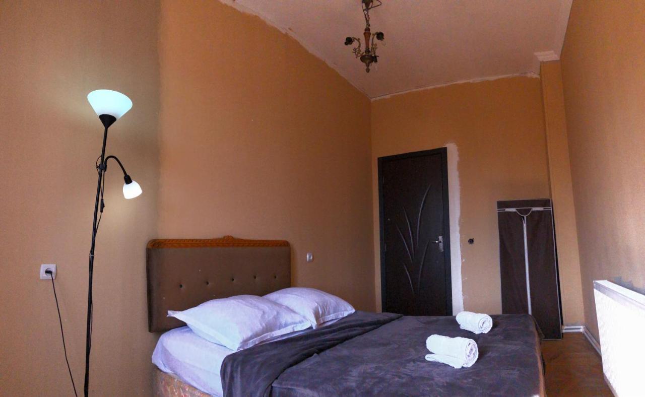 Lucky Family Hotel 第比利斯 外观 照片